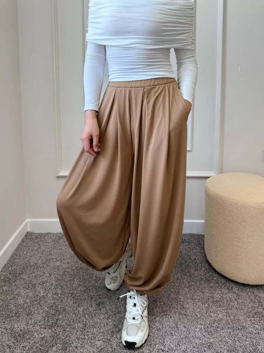 Drawstring Elastic-Waist High-Waisted Wide-Leg Pants in Brown with pleated front