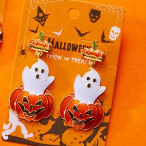 earrings in white with novelty and dangle