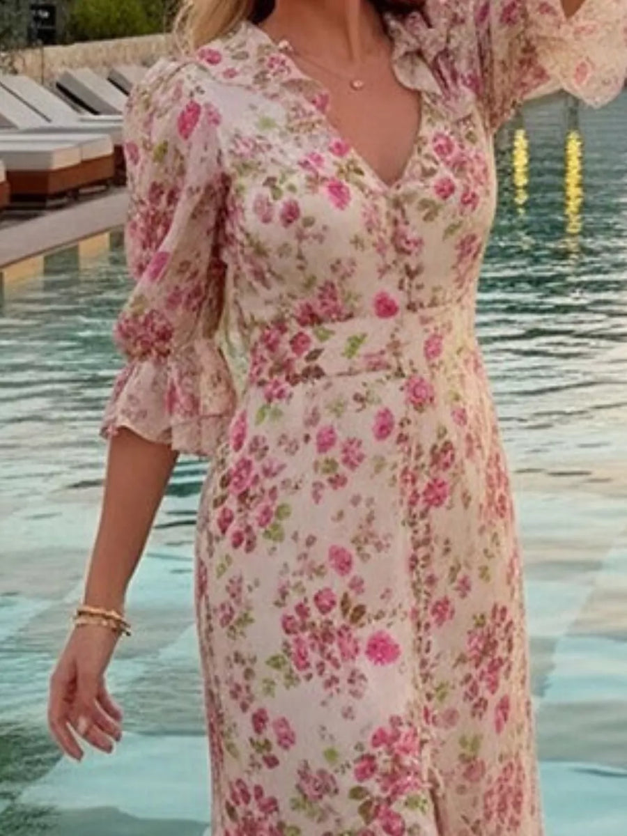 maxi dress in Pink with floral-print and ruffled