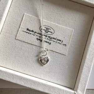 necklace in Silver with heart pendant and collarbone length