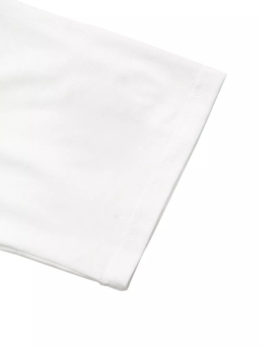 White half-sleeve tee with lace detail on the hem.