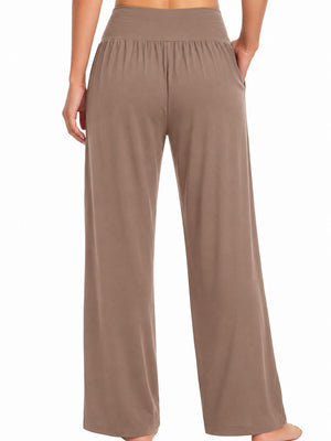 wide-leg pants in Burgundy