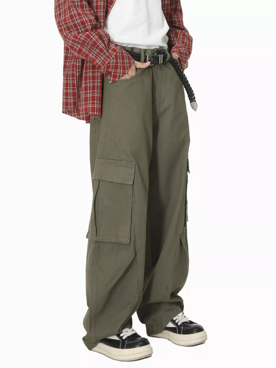 Men's Loose-fit Cargo Jeans in Military Green with buttoned