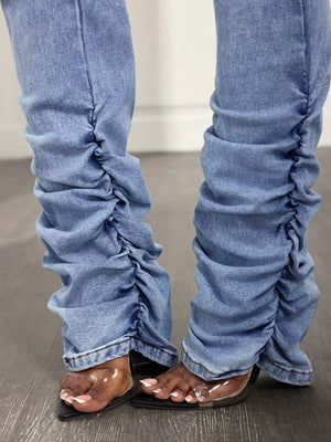 jeans in light blue with high-waisted and full-length