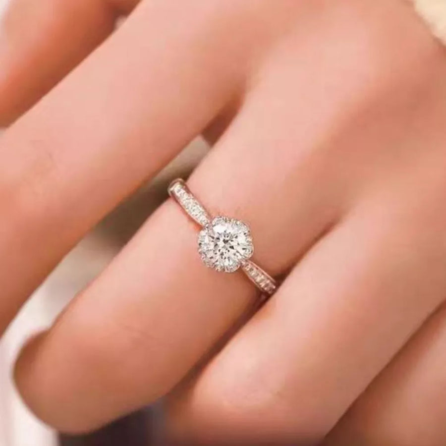 925 sterling silver,Moissanite Carat weight: 1ct Care instructions: Avoid wearin ring in Silver with straight silhouette
