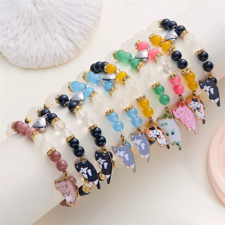 bracelet in white featuring beaded and regular fit