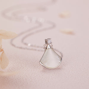 18K Gold-Plated,925 sterling silver,White mother-of-pearl,Zircon Care instructio necklace in Gold with fan-shaped pendant
