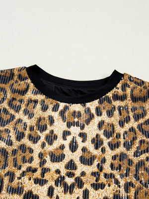 t-shirt in black with sequin and hip-length