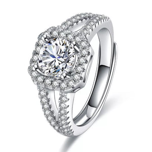 1 Carat Moissanite 925 Sterling Silver Ring in clear with 1 carat moissanite