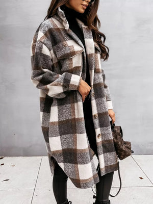 Gray overcoat with pocketed and long sleeve