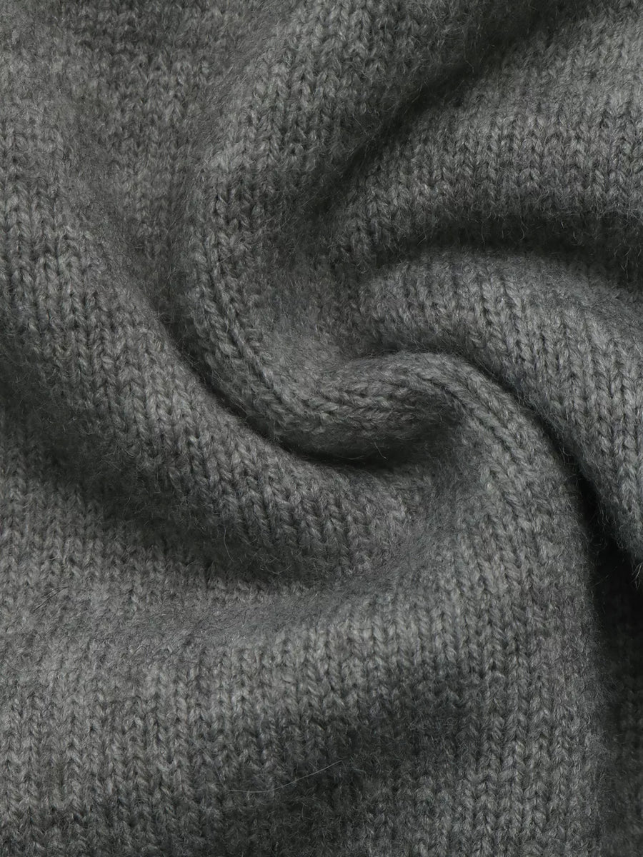 pullover sweater in light gray with dropped shoulder and hip-length