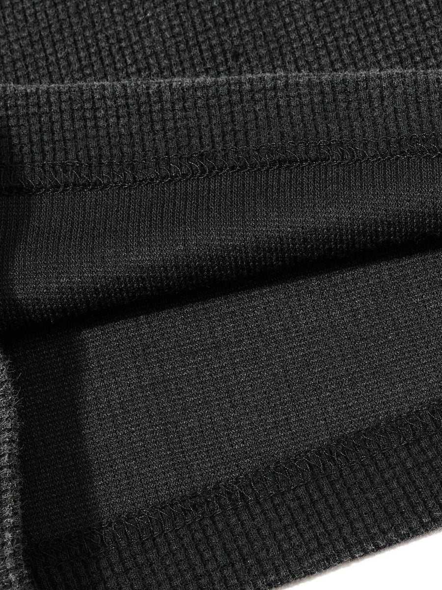 vintage-inspired t-shirt in Black with crew neck