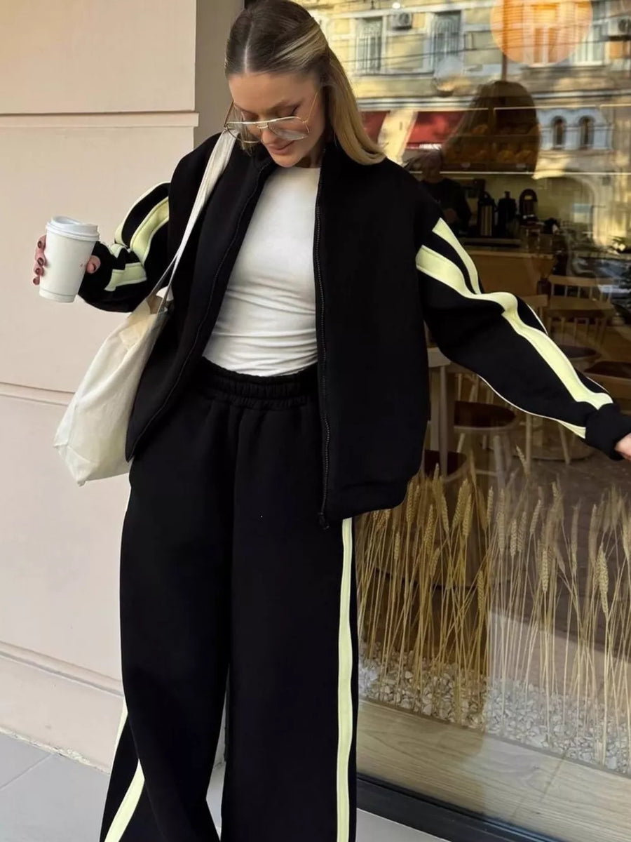 Brown lounge set with zipper and long sleeve