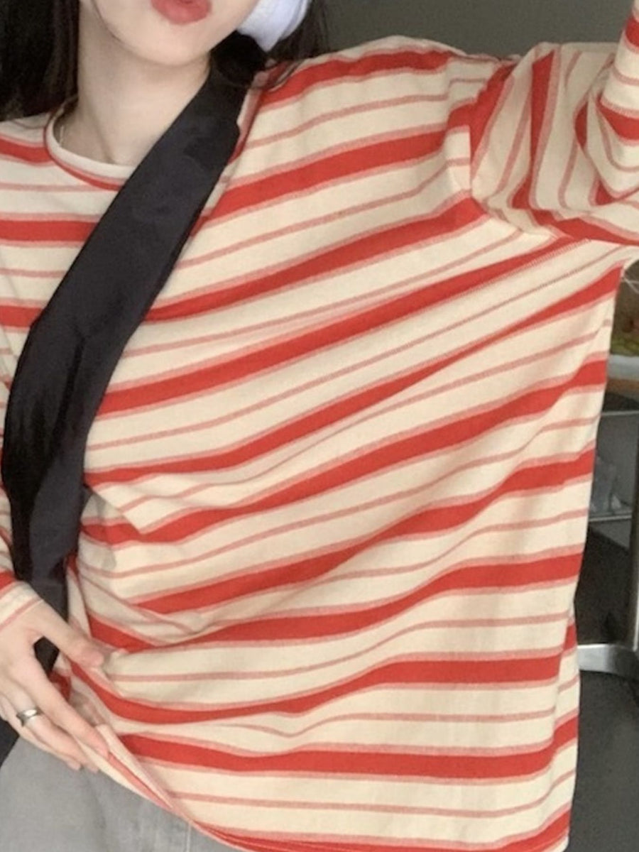 t-shirt in Black-Striped with striped and side slit