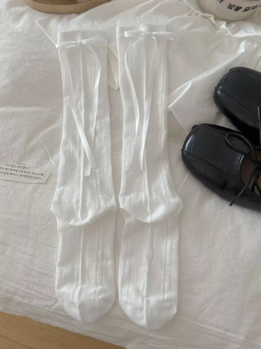 ivory fitted socks with null