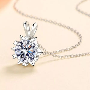925 sterling silver,Moissanite Carat weight: 1ct Care instructions: Avoid wearin necklace in Silver with straight silhouette
