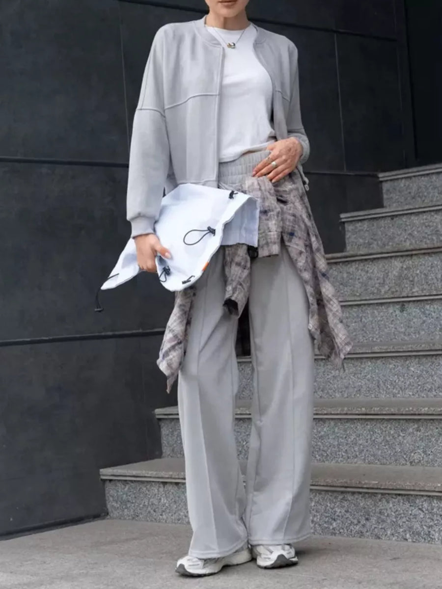 lounge set in cream with pocketed and waist-length, full-length