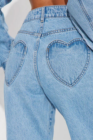 light blue wide-leg jeans with full-length and zipper, button