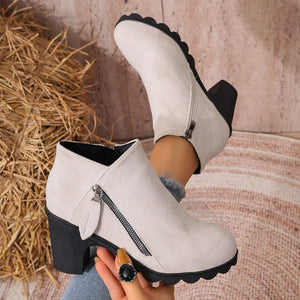 boots in black with block heel and ankle-length