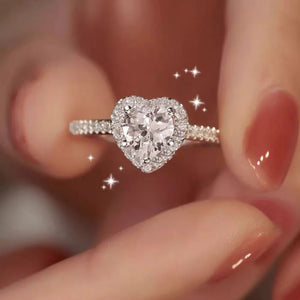 1 Carat Moissanite 925 Sterling Silver Heart Ring in silver with heart-shaped stone