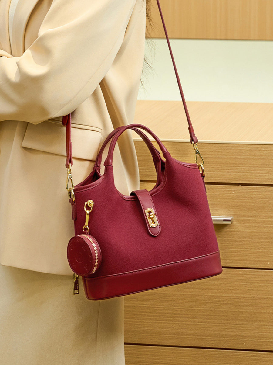 crossbody bag in Wine Red