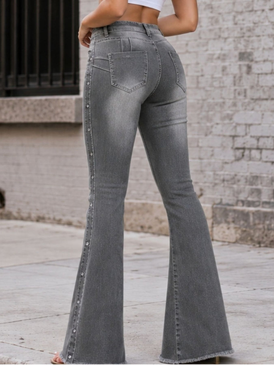 95%cotton,5%spandex Care instructions: Machine wash cold flare jeans in Gray with flared silhouette