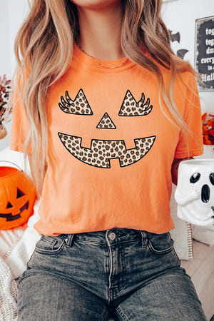 retro t-shirt in Orange with crew neck