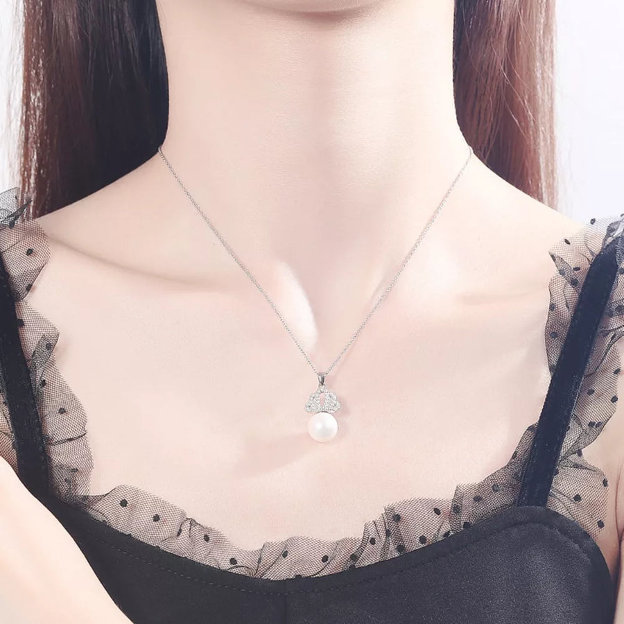 Synthetic Pearl,925 sterling silver,Zircon Care instructions: Avoid wearing duri necklace in Cream with straight silhouette