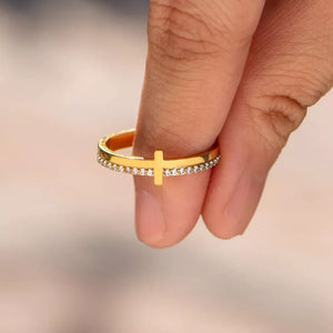 18K Gold-Plated,925 sterling silver,Zircon Care instructions: Avoid wearing duri ring in Gold with fitted silhouette