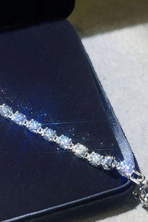 Diamond tennis bracelet in silver with sparkling round-cut stones.