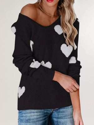 pullover sweater in Tan with heart-print and ribbed