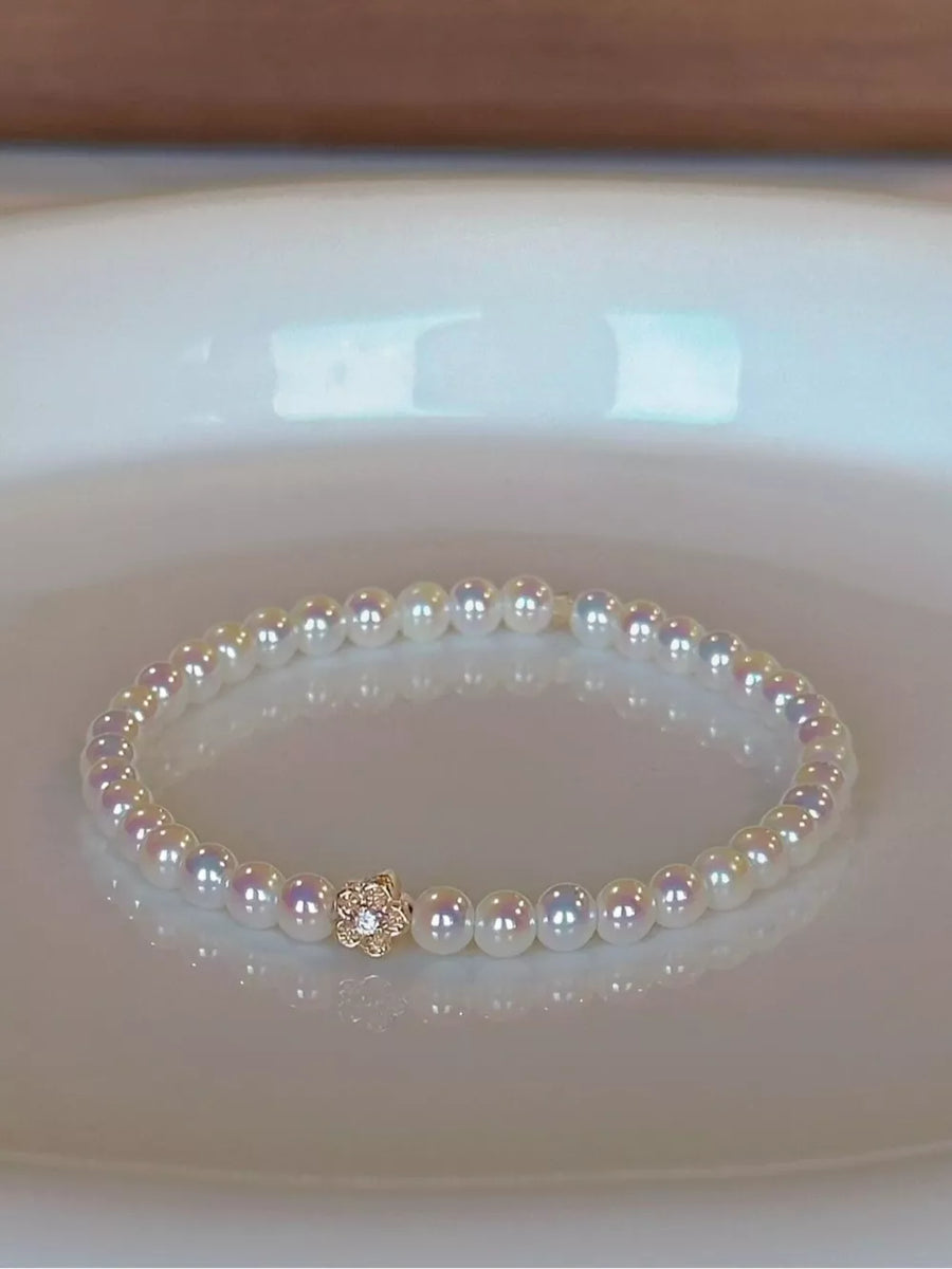 iridescent white bracelet with wrist-length and clasp