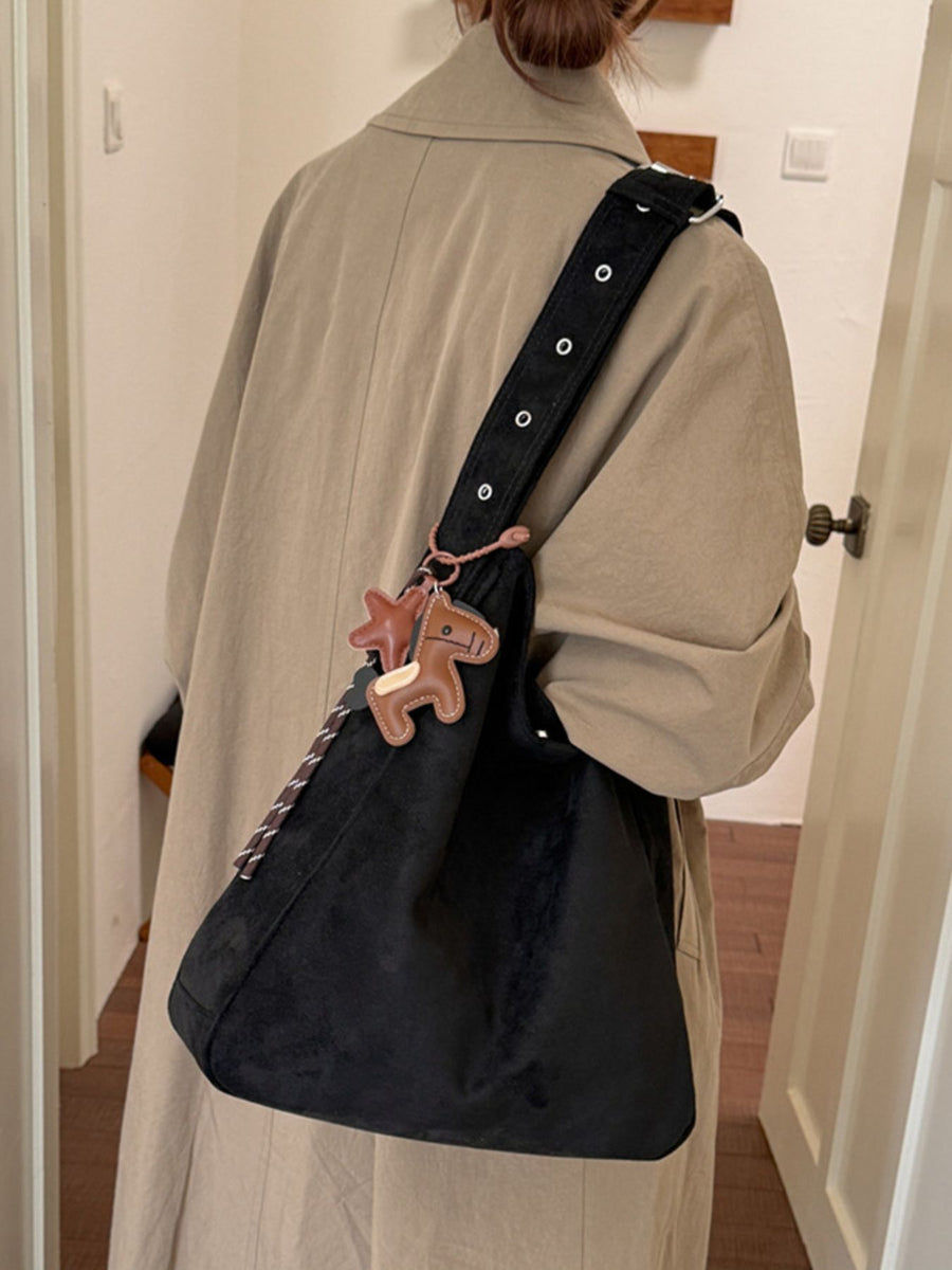 crossbody bag in Black with adjustable straps and large