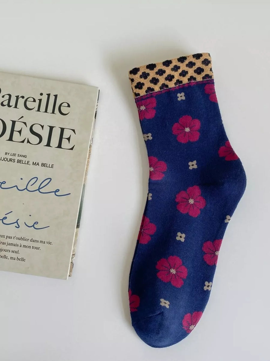 socks in Navy Blue with elastic cuff and ankle-length