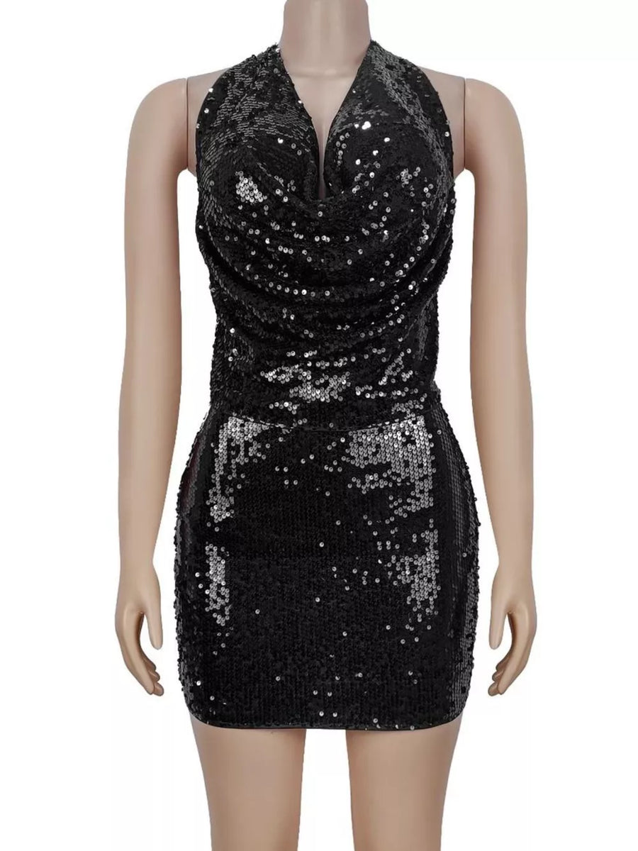100% polyester Care instructions: Machine wash cold two-piece set in Black with fitted silhouette