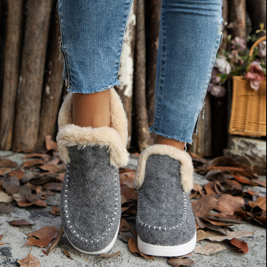 ankle boots in beige with round toe and ankle-length