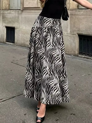 black maxi skirt with zebra-print and N/A