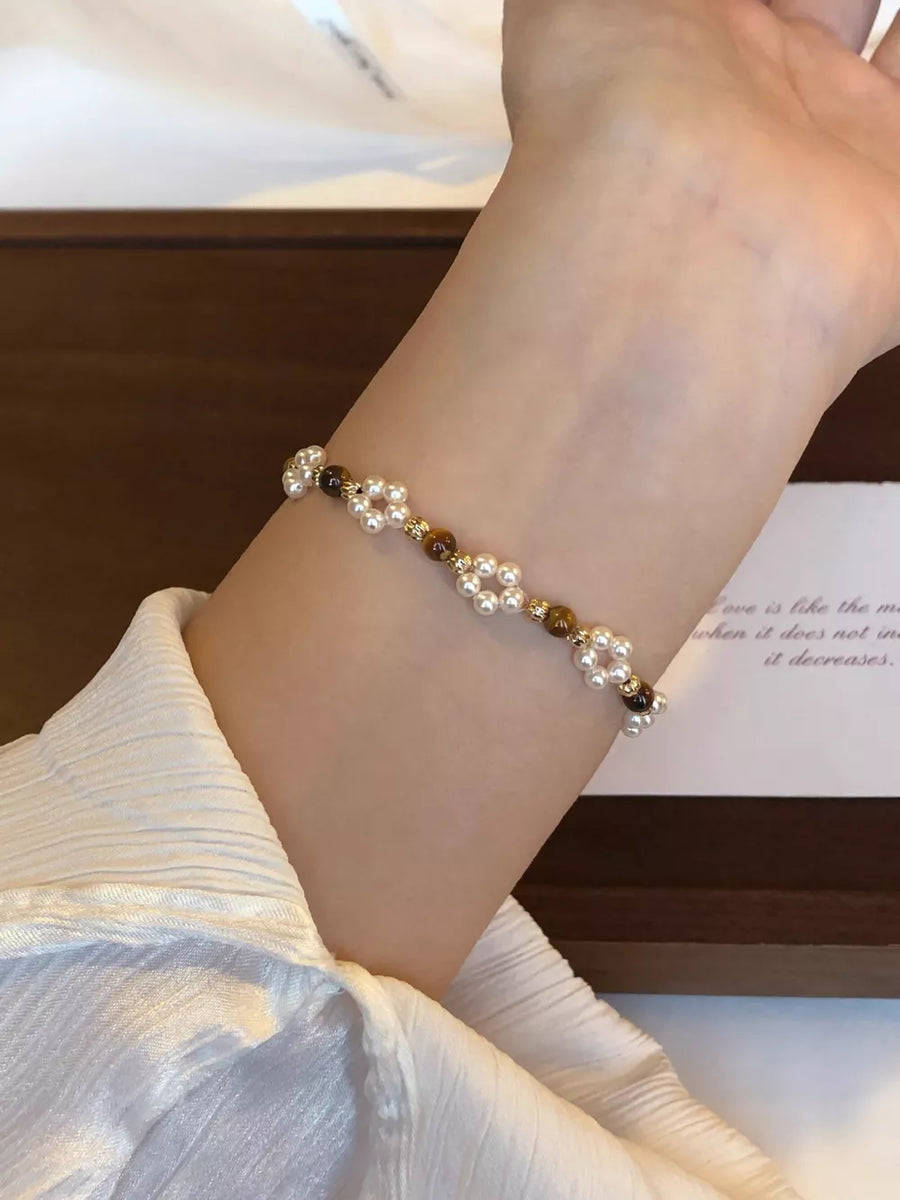 Tiger' bracelet in brown with fitted silhouette