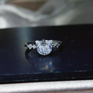 Platinum-Plated,925 sterling silver,Moissanite Carat weight: 2ct Care instructio ring in clear with fitted silhouette