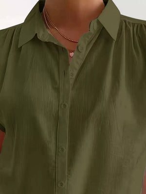 Button-down Short Sleeve Shirt in Army Green with collared