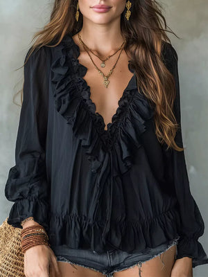 romantic blouse in Black with v-neck