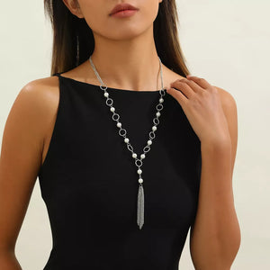 Gold with Elegant Tassel Pendant 18k Gold-plated Necklace in Gold