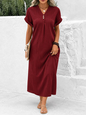 midi dress in Black with v-neck and short sleeve