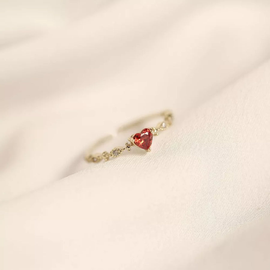 925 sterling silver,Zircon,14K gold-plated Care instructions: Avoid wearing duri ring in Gold with fitted silhouette