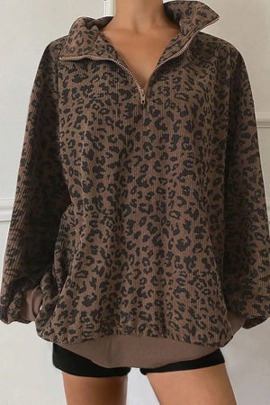 sweatshirt in Coffee Brown with leopard and zipper
