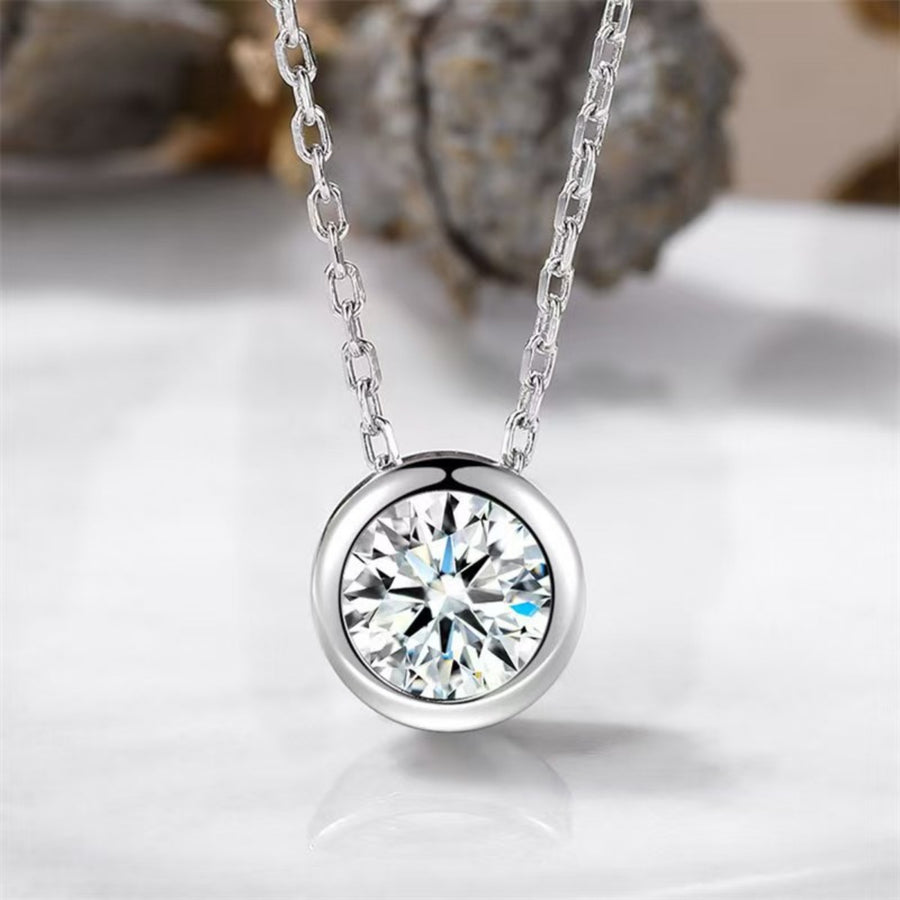 925 sterling silver,Moissanite Carat weight: 1ct Care instructions: Avoid wearin necklace in clear with straight silhouette