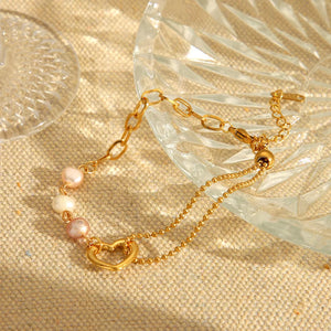 Gold bracelet with wrist-length and lobster clasp