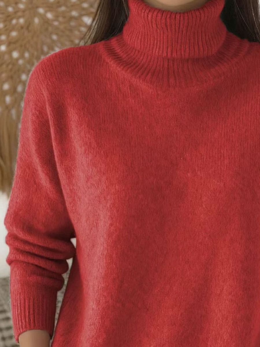 Green turtleneck sweater with ribbed cuffs and long sleeve