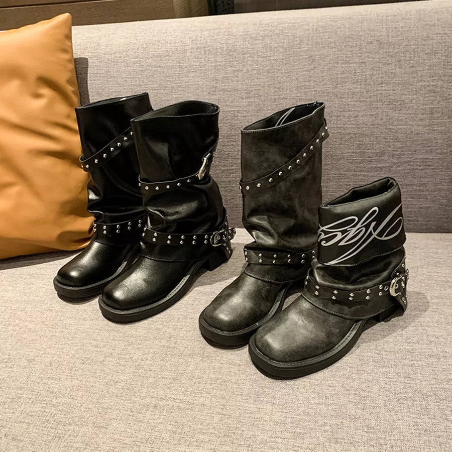 boots in black featuring round toe and block heel fit