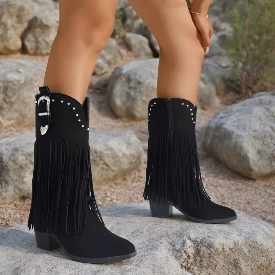 boots in black featuring fringe and boot fit